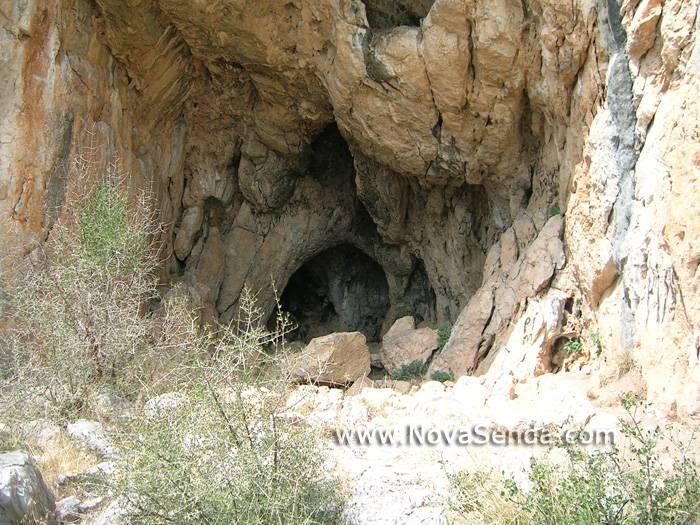 Cova del Cau del Duc - Baix Empordà - Girona
